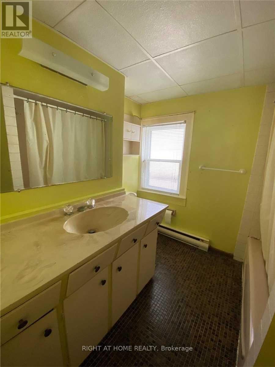 7870 YONGE STREET - 7