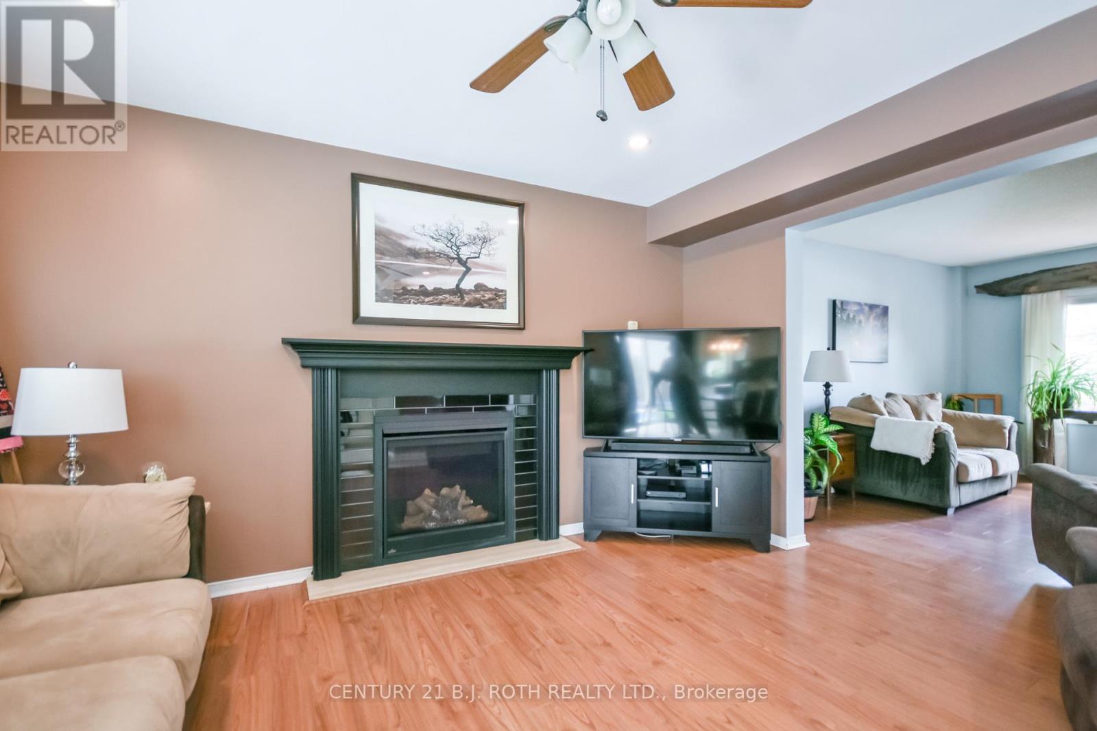 42 FARMSTEAD CRESCENT - 9