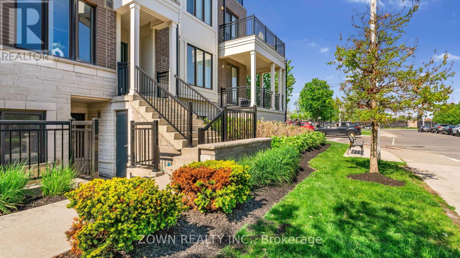 #25 70 EASTWOOD PARK GARDENS - 3