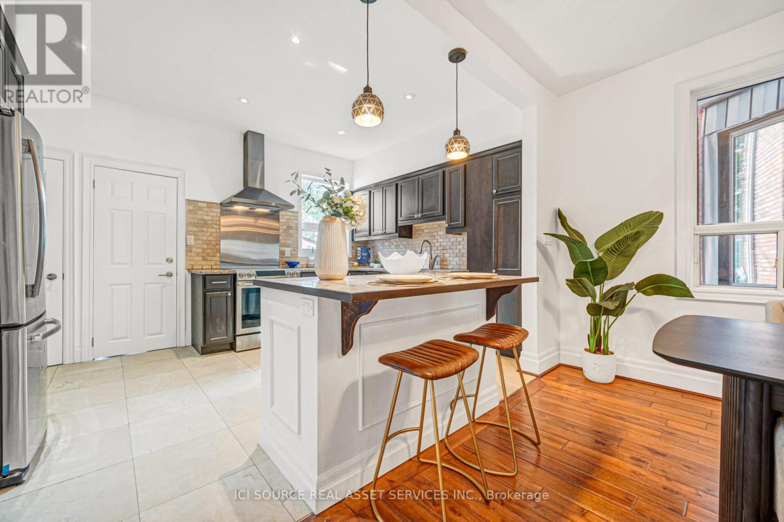 213 LAUGHTON AVENUE - 6