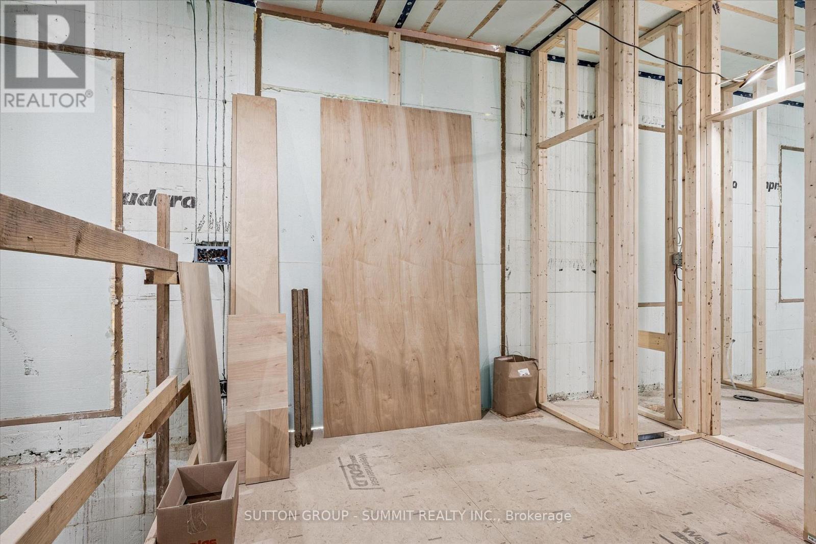 227 HOOD ROAD - 12
