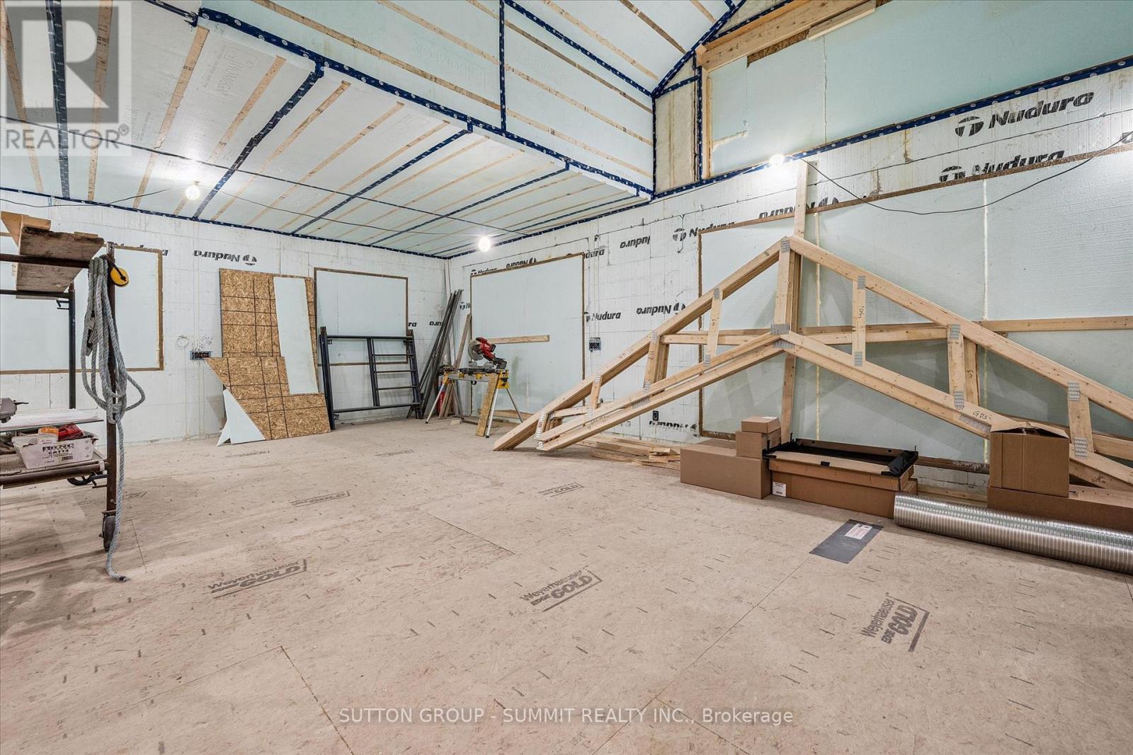 227 HOOD ROAD - 16