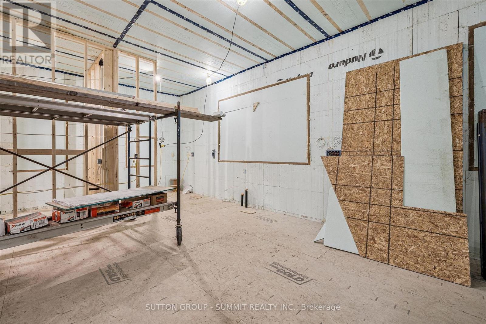 227 HOOD ROAD - 18
