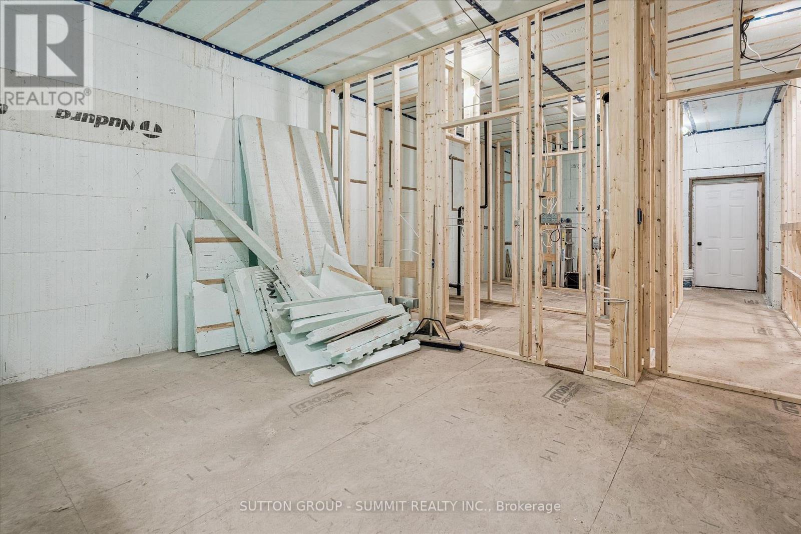 227 HOOD ROAD - 21