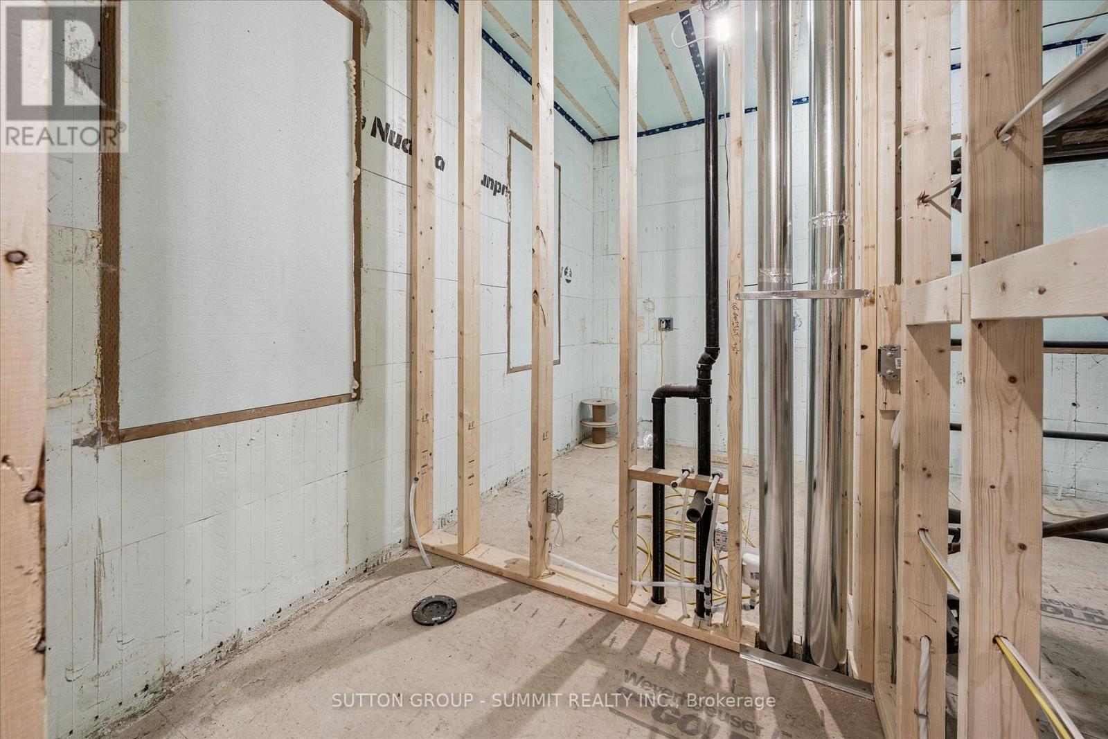 227 HOOD ROAD - 19