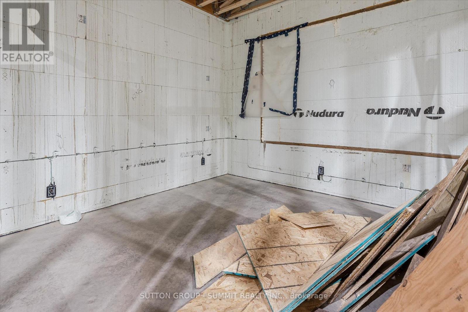 227 HOOD ROAD - 29