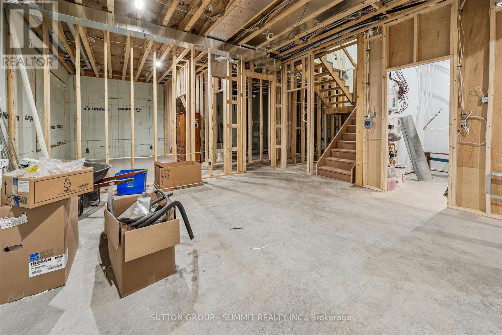227 HOOD ROAD - 26