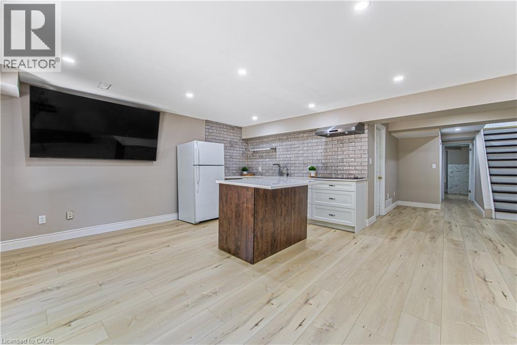 223 BUTTERCUP Court - 30