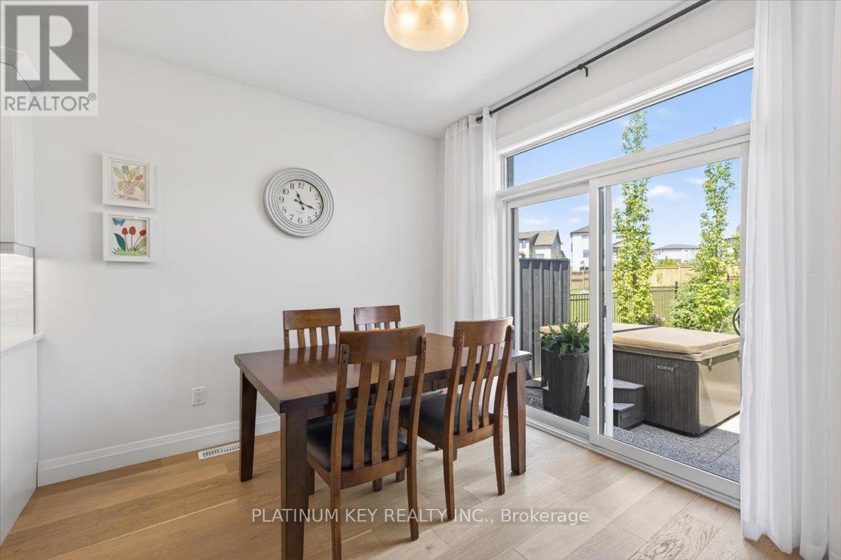 136 DAVENTRY WAY - 11