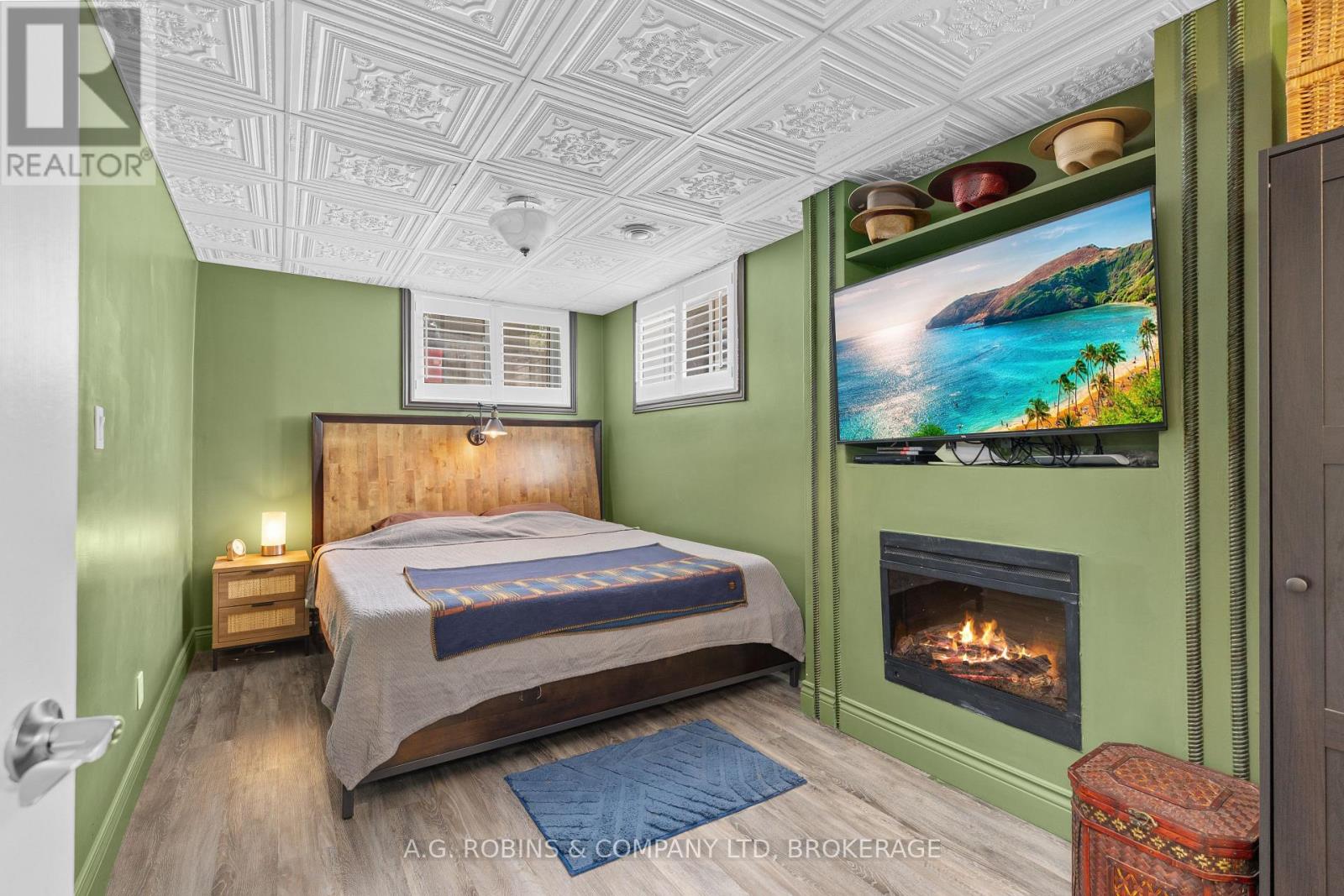 10585 MAPLEWOOD DRIVE - 23