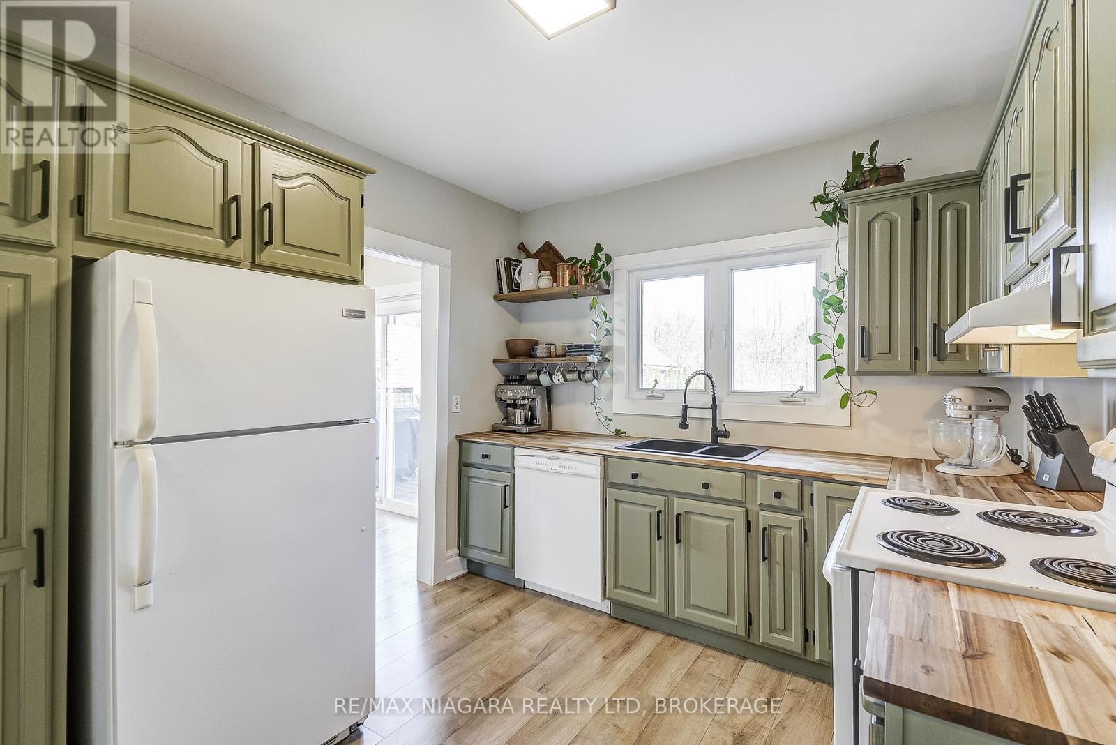 48 WILTON AVENUE - 13