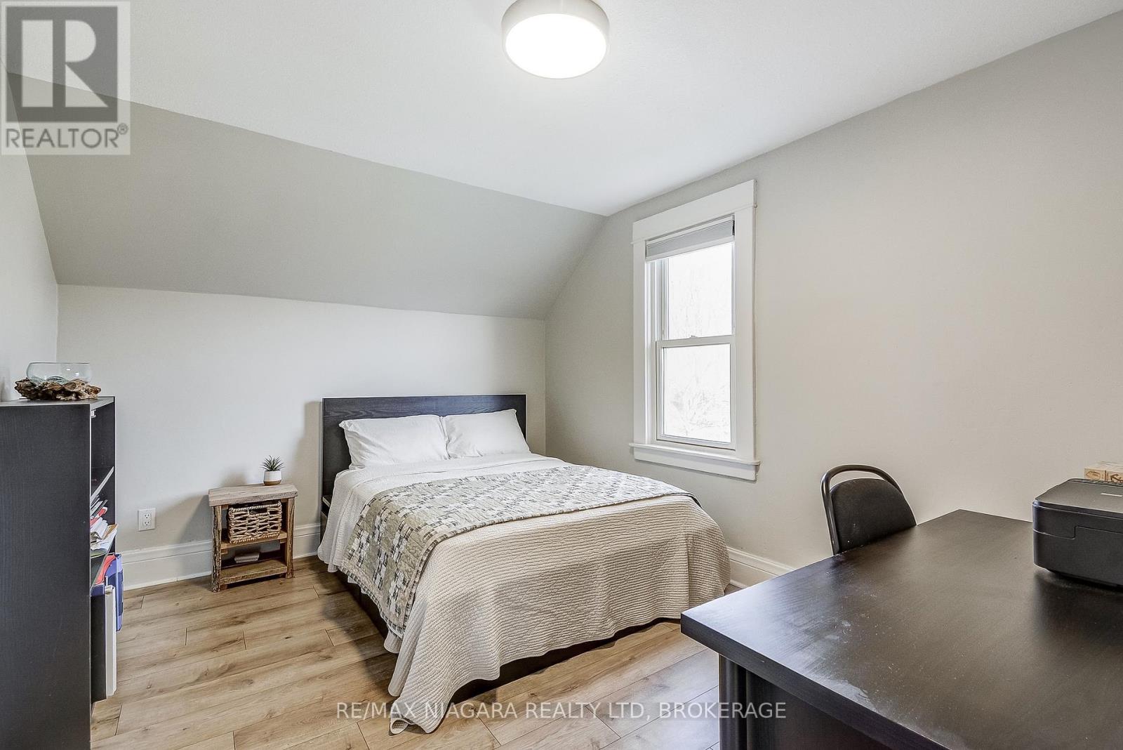 48 WILTON AVENUE - 17