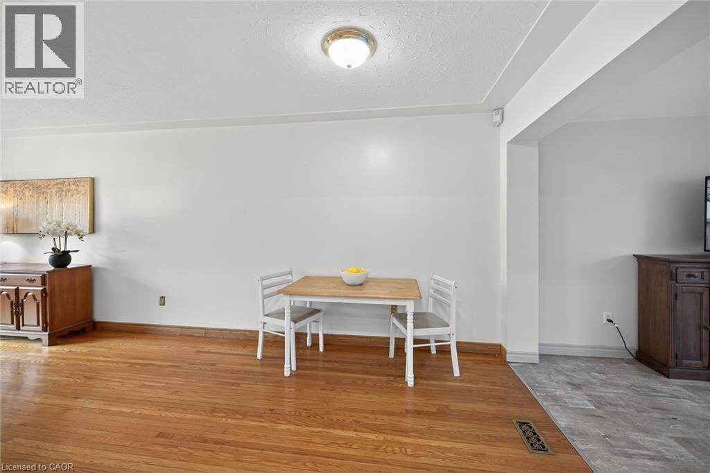 19 BURFIELD Avenue - 10