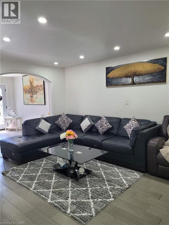 153 ARNOLD Street - 4