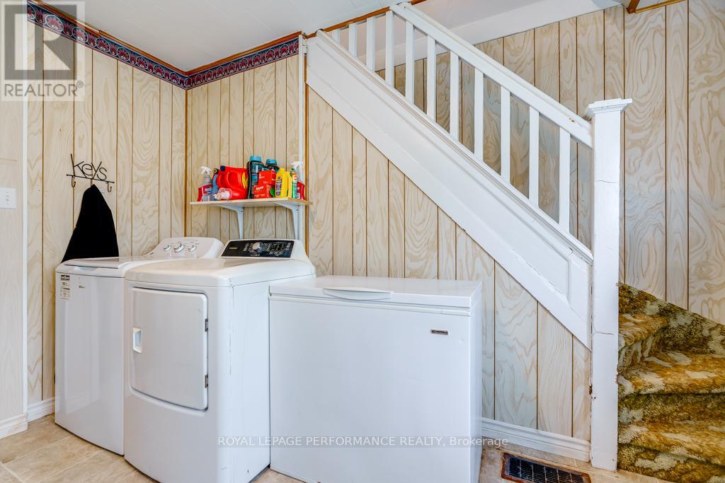 4 LAUBER AVENUE - 20