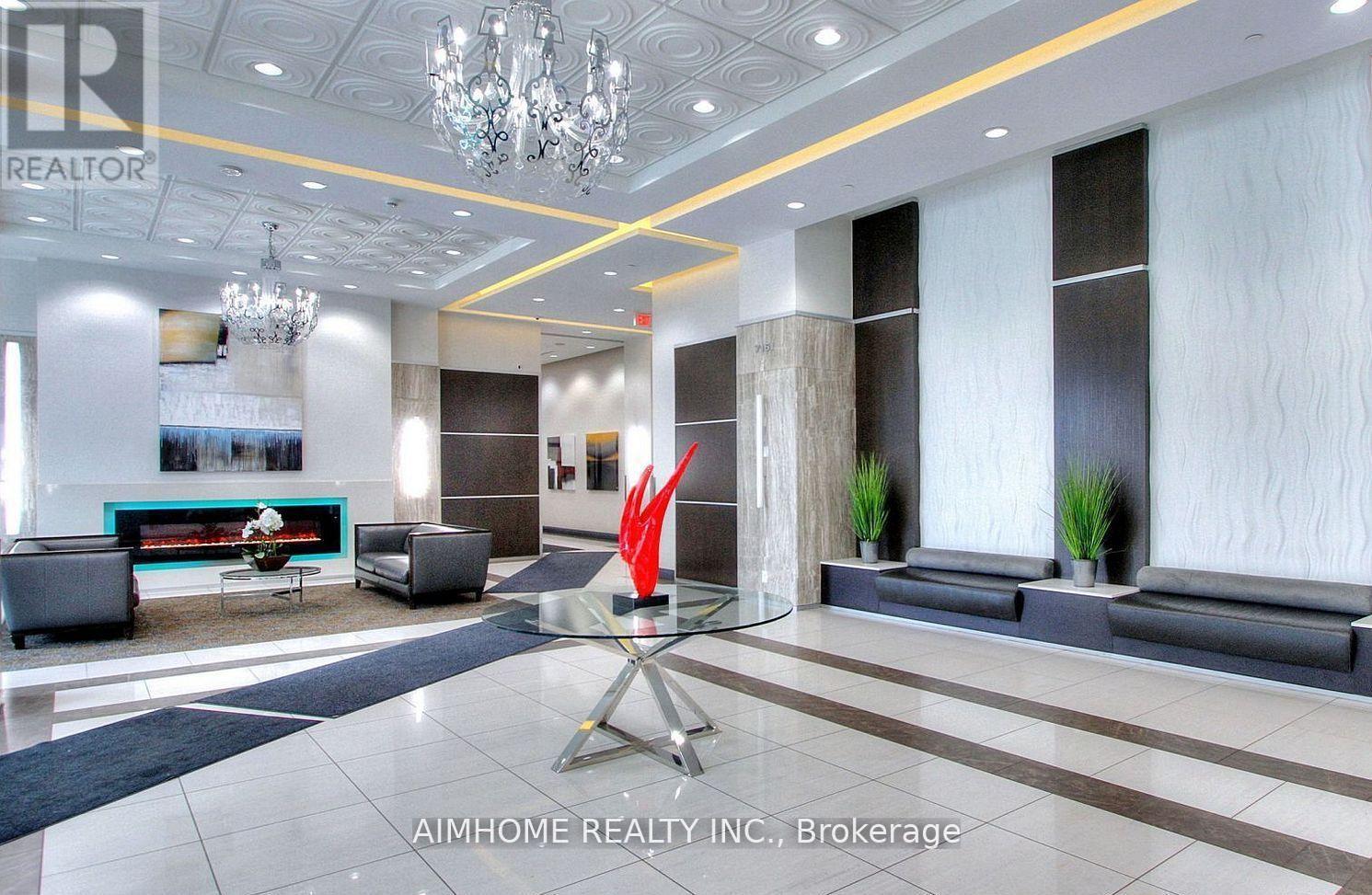 2028 - 7161 YONGE STREET