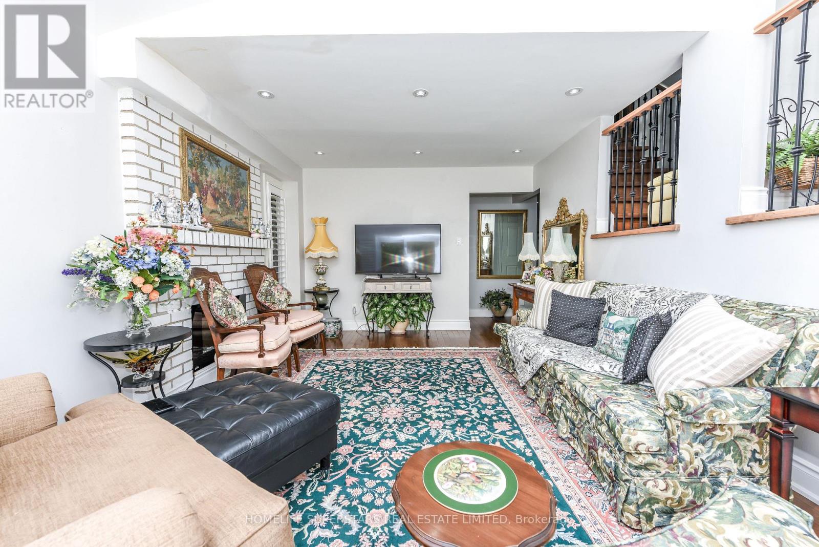6 FARLEY ROAD - 23