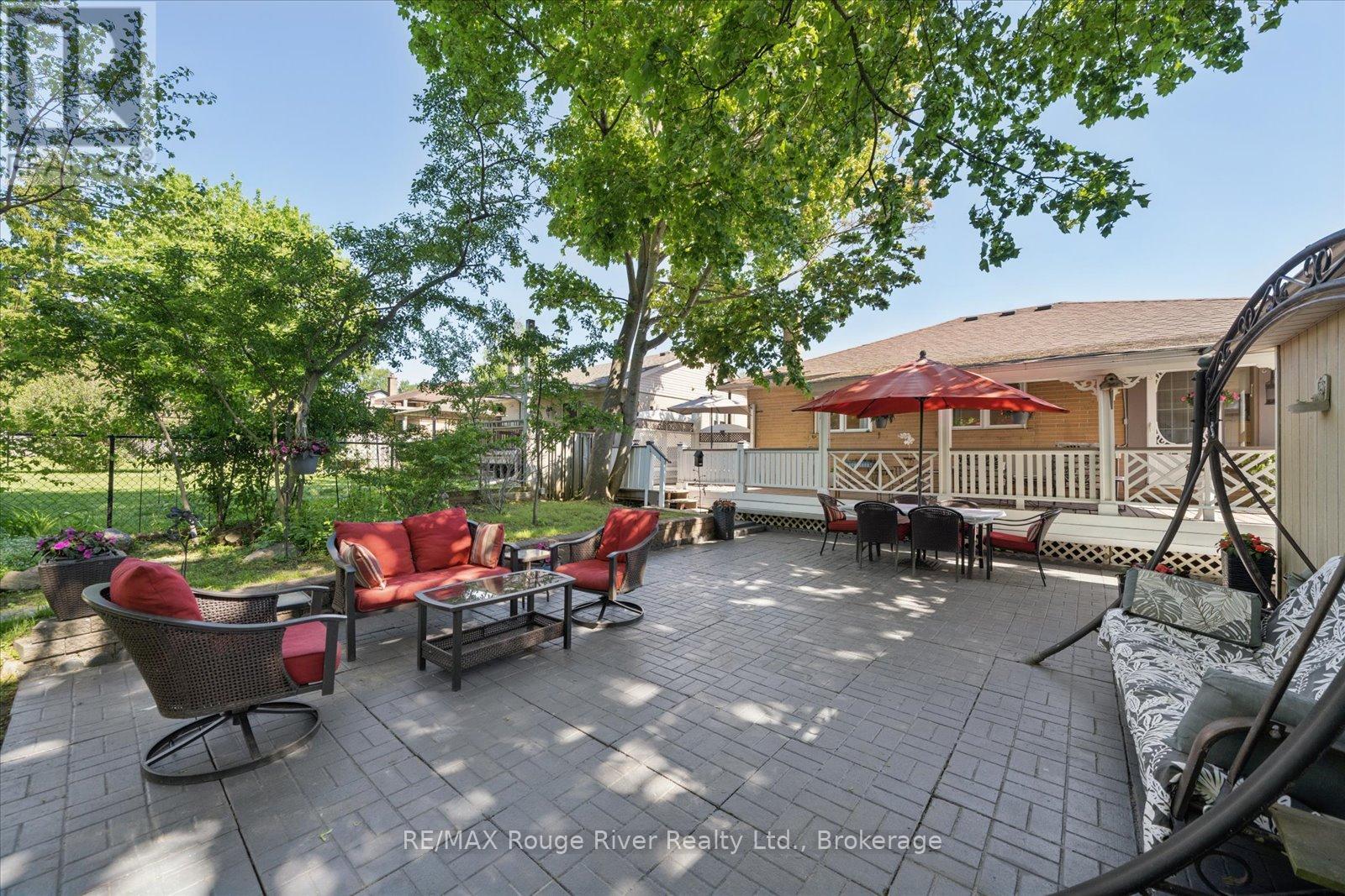 702 GILBERT STREET W - 46