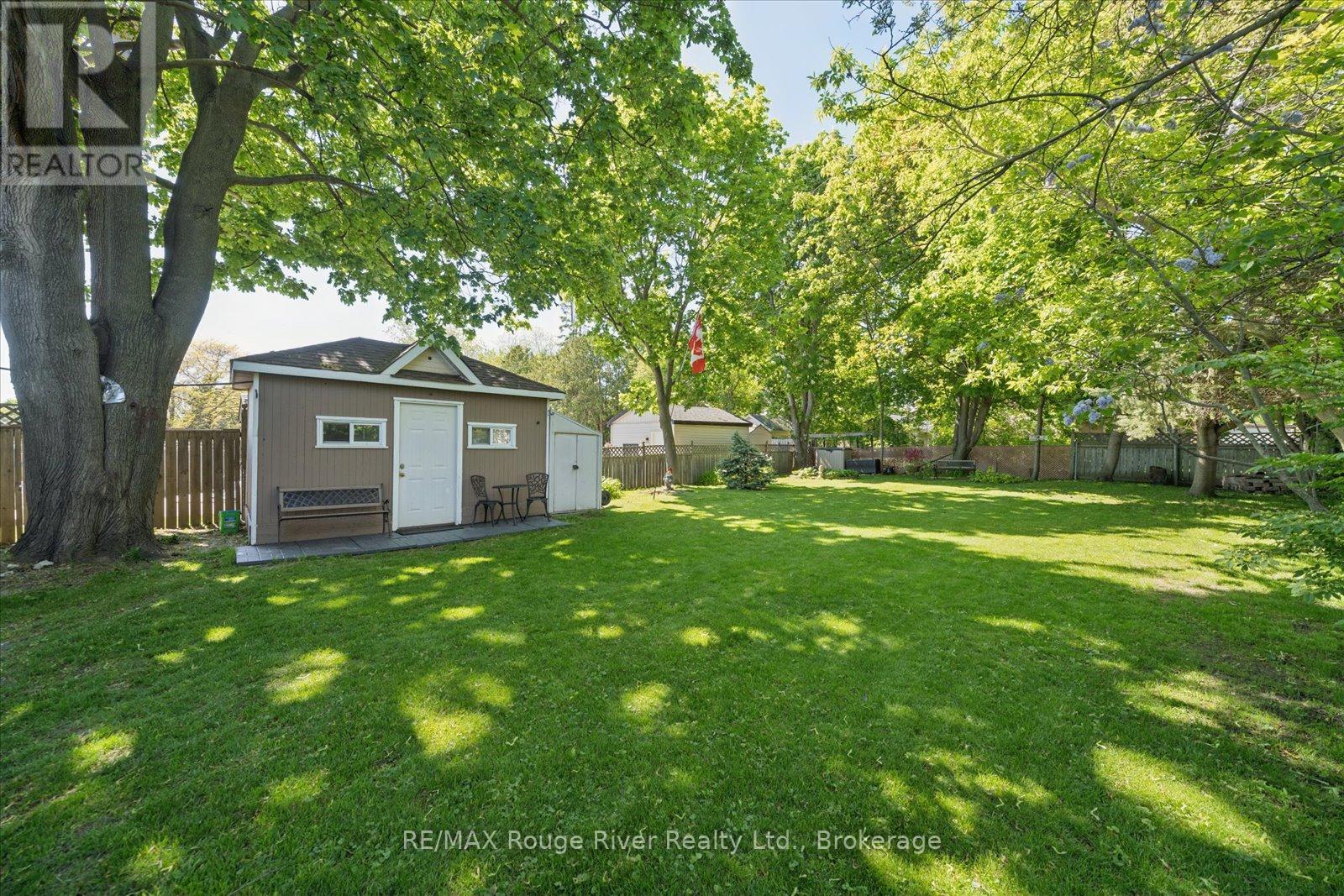 702 GILBERT STREET W - 48