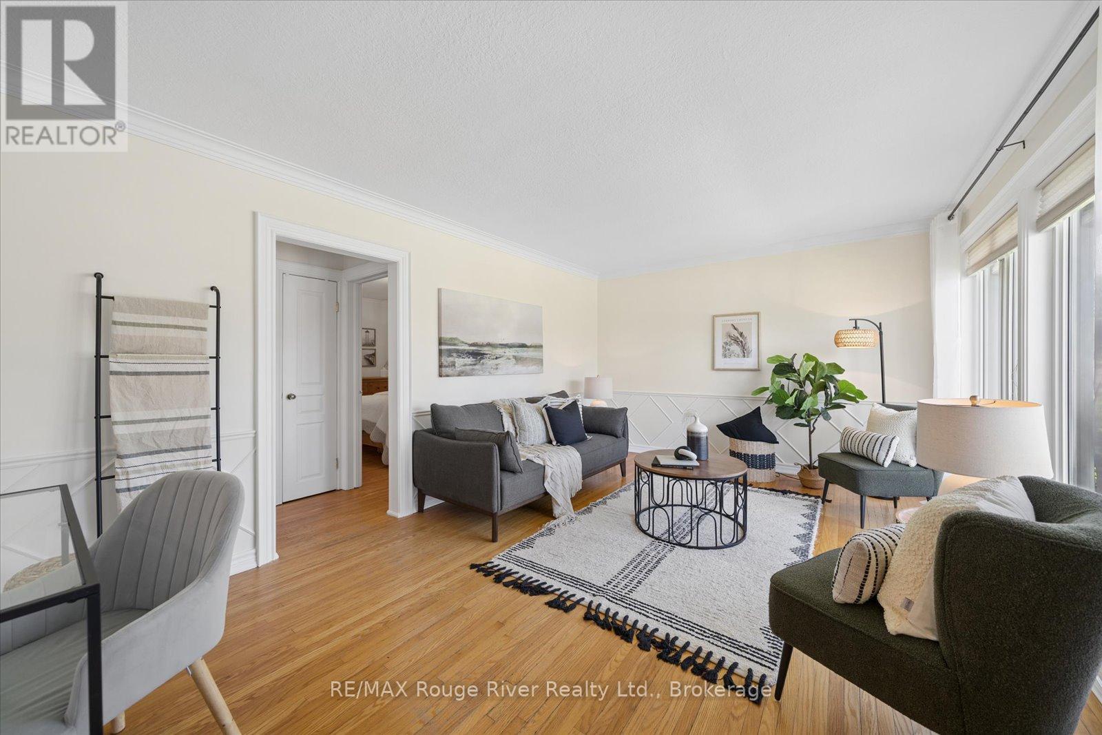 702 GILBERT STREET W - 9
