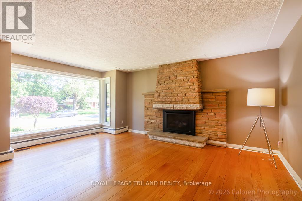 37 DENNIS AVENUE - 12