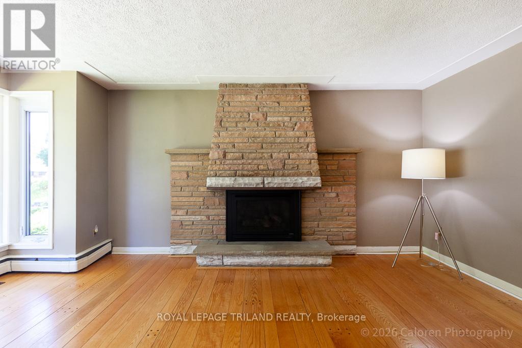 37 DENNIS AVENUE - 14