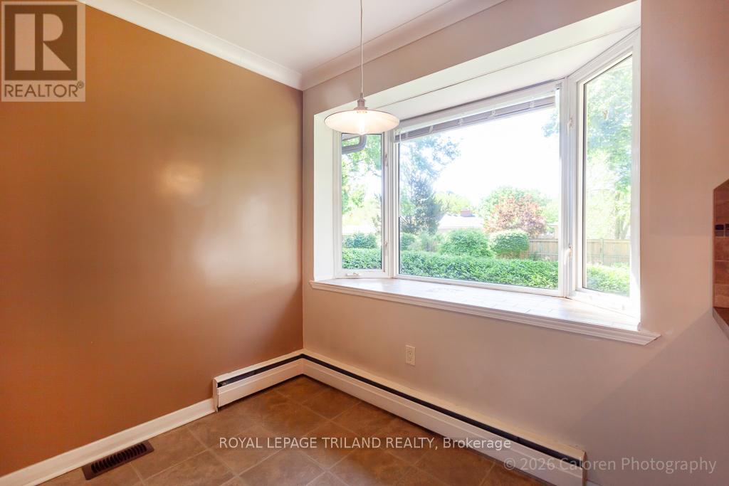 37 DENNIS AVENUE - 20