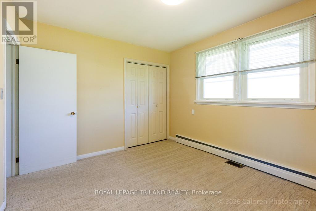 37 DENNIS AVENUE - 26