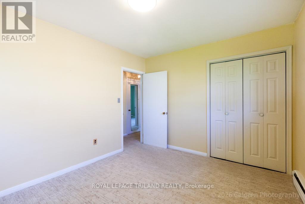 37 DENNIS AVENUE - 27