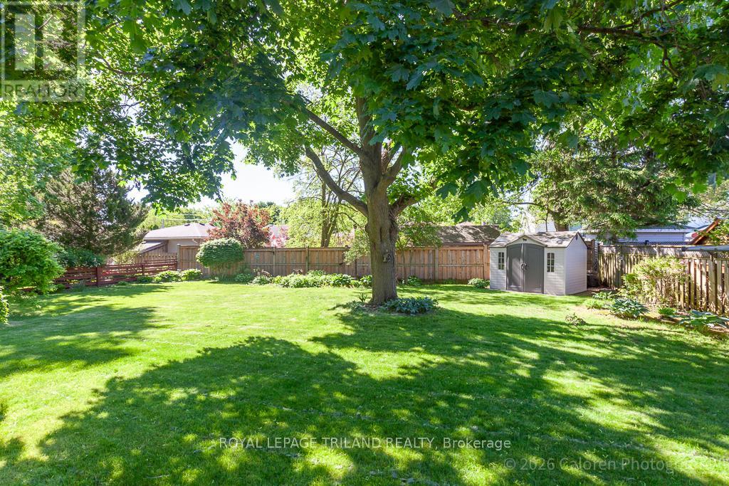 37 DENNIS AVENUE - 36