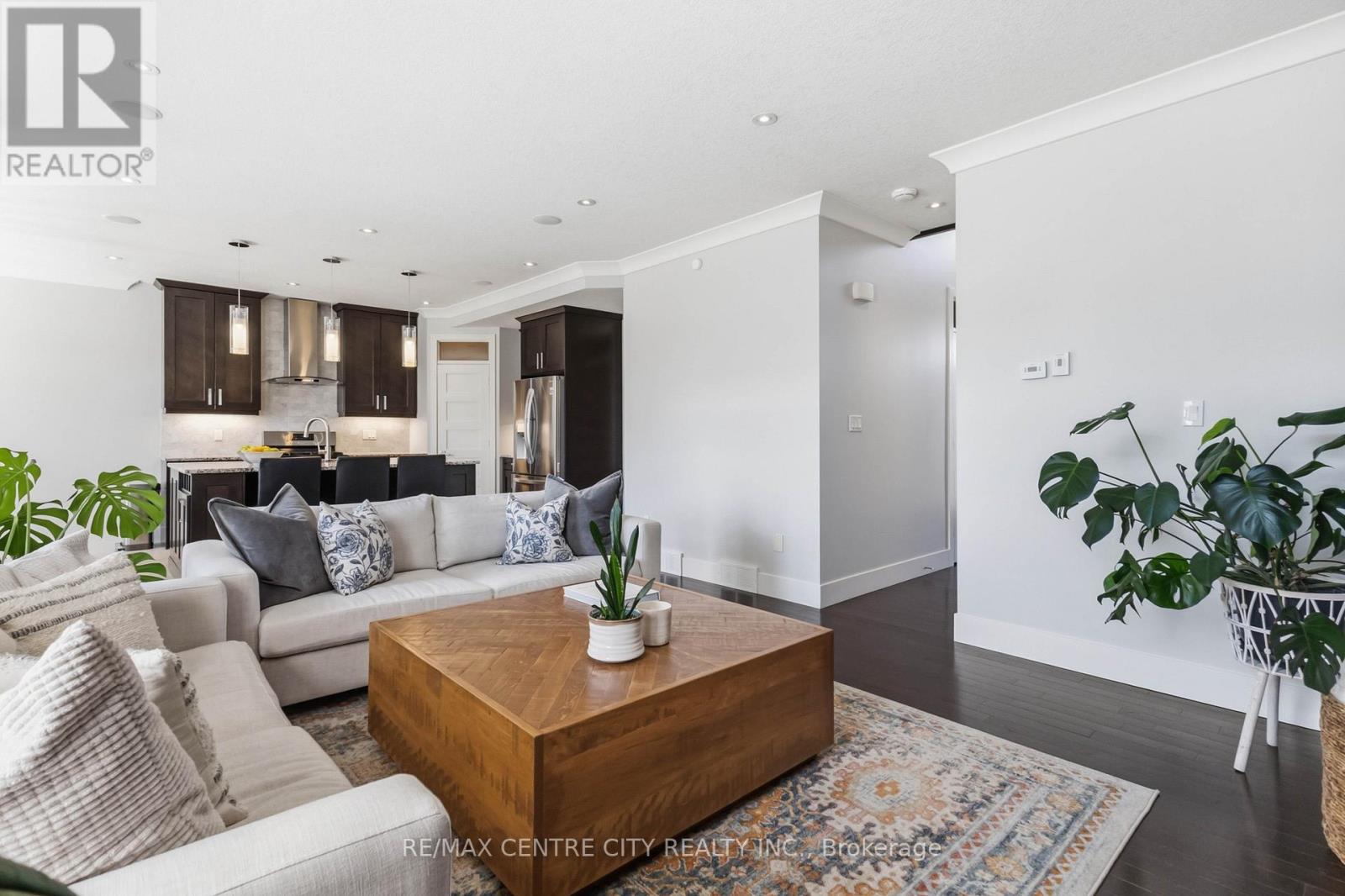 1734 BEAVERBROOK AVENUE - 10