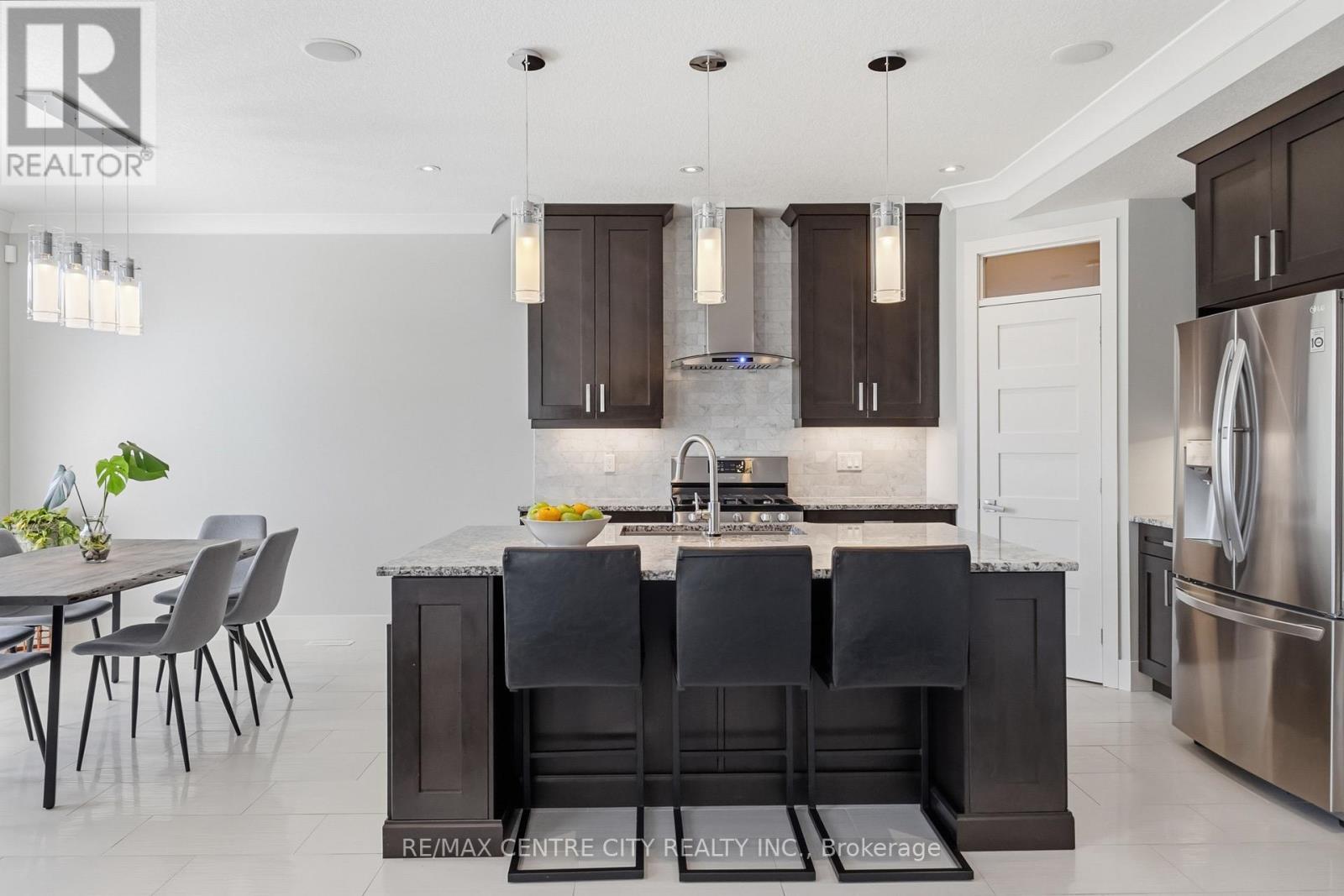 1734 BEAVERBROOK AVENUE - 21