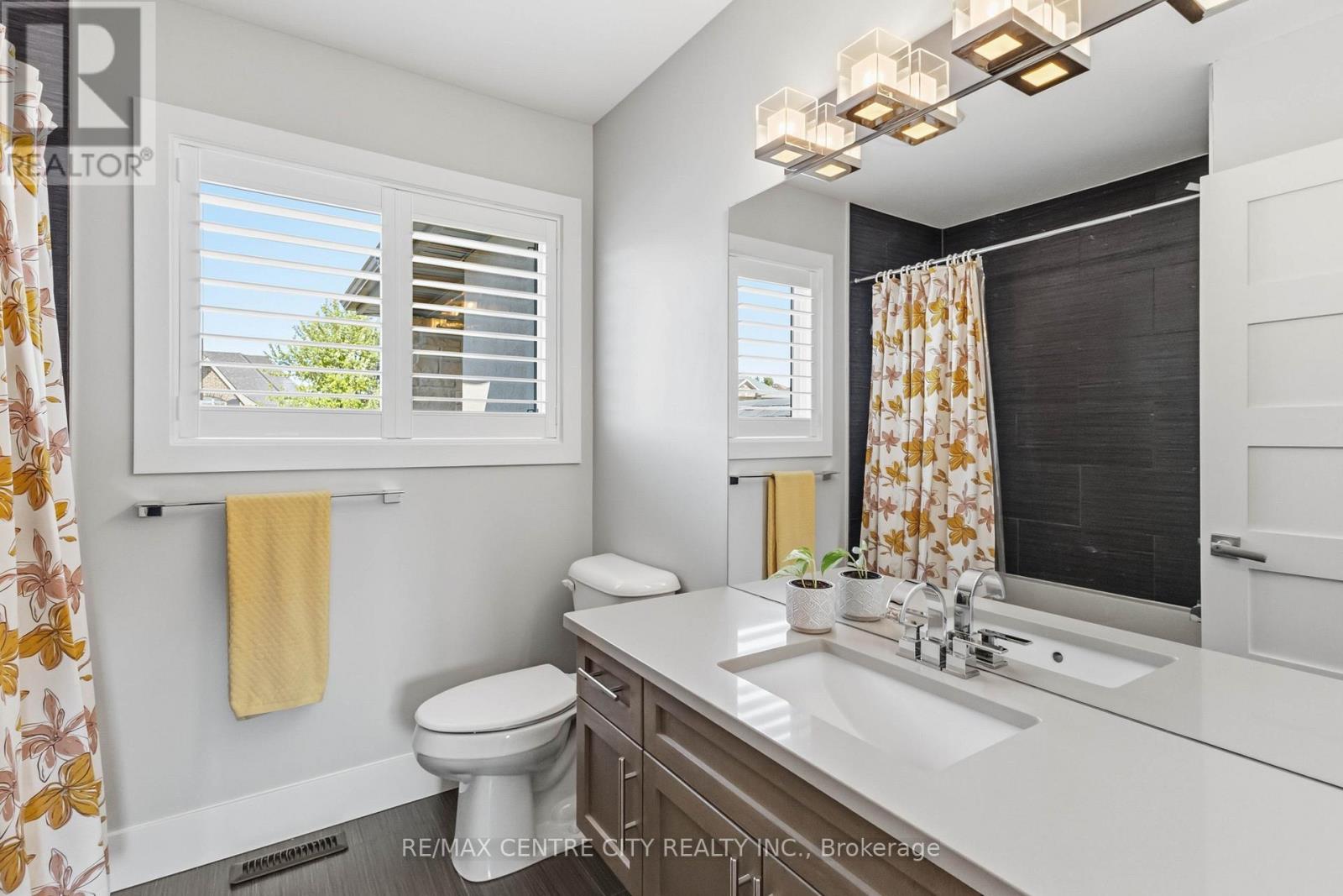 1734 BEAVERBROOK AVENUE - 35