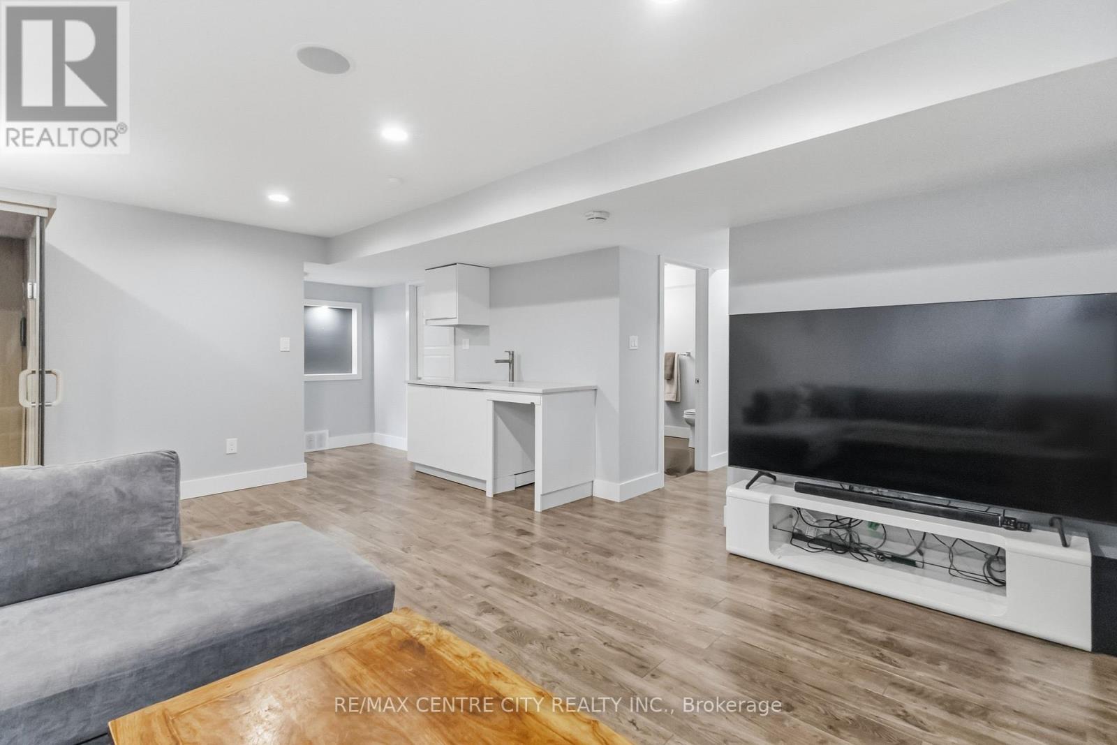 1734 BEAVERBROOK AVENUE - 40