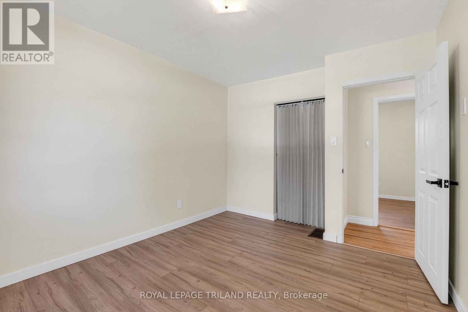 7 THOMPSON AVENUE - 21