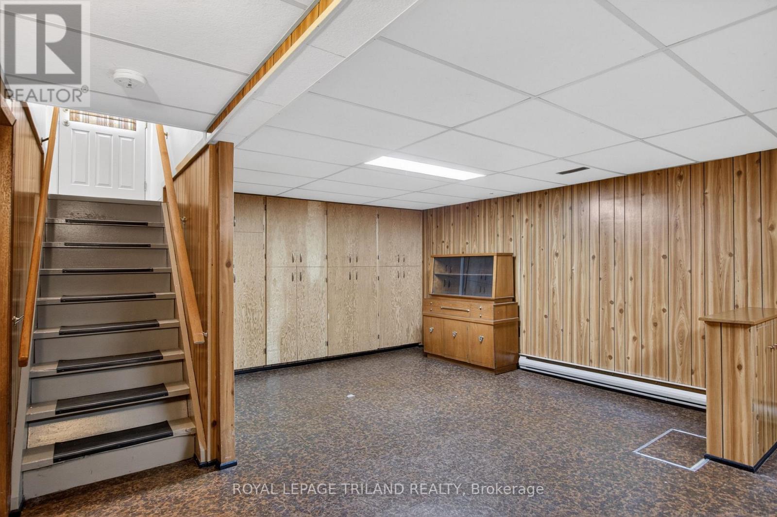 7 THOMPSON AVENUE - 26