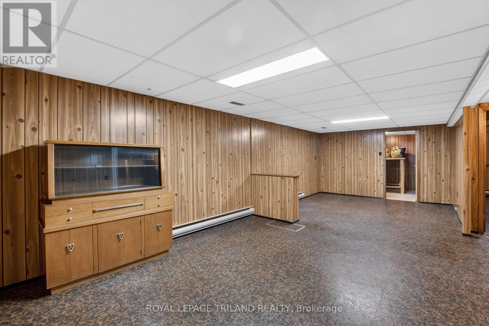 7 THOMPSON AVENUE - 28