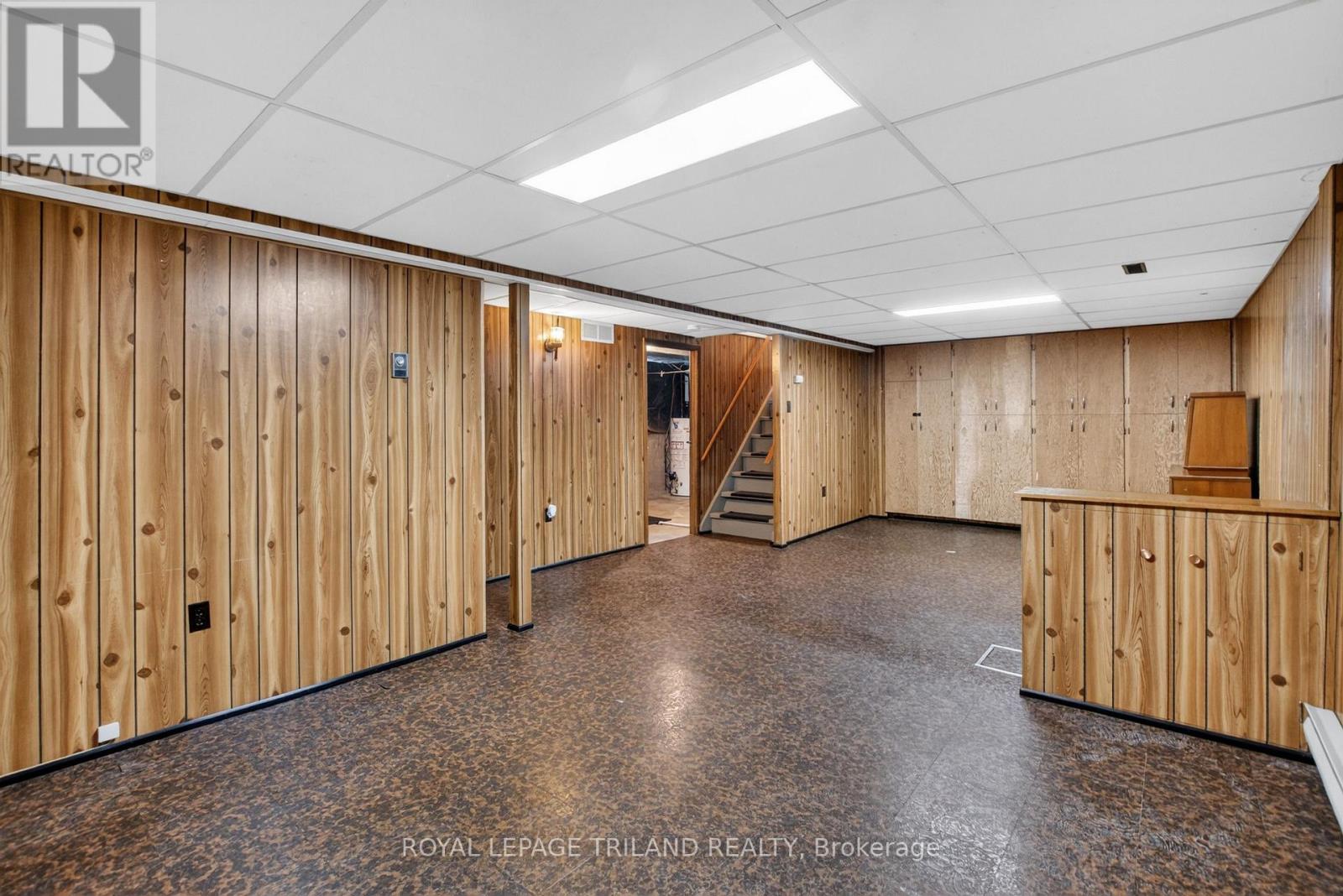 7 THOMPSON AVENUE - 30