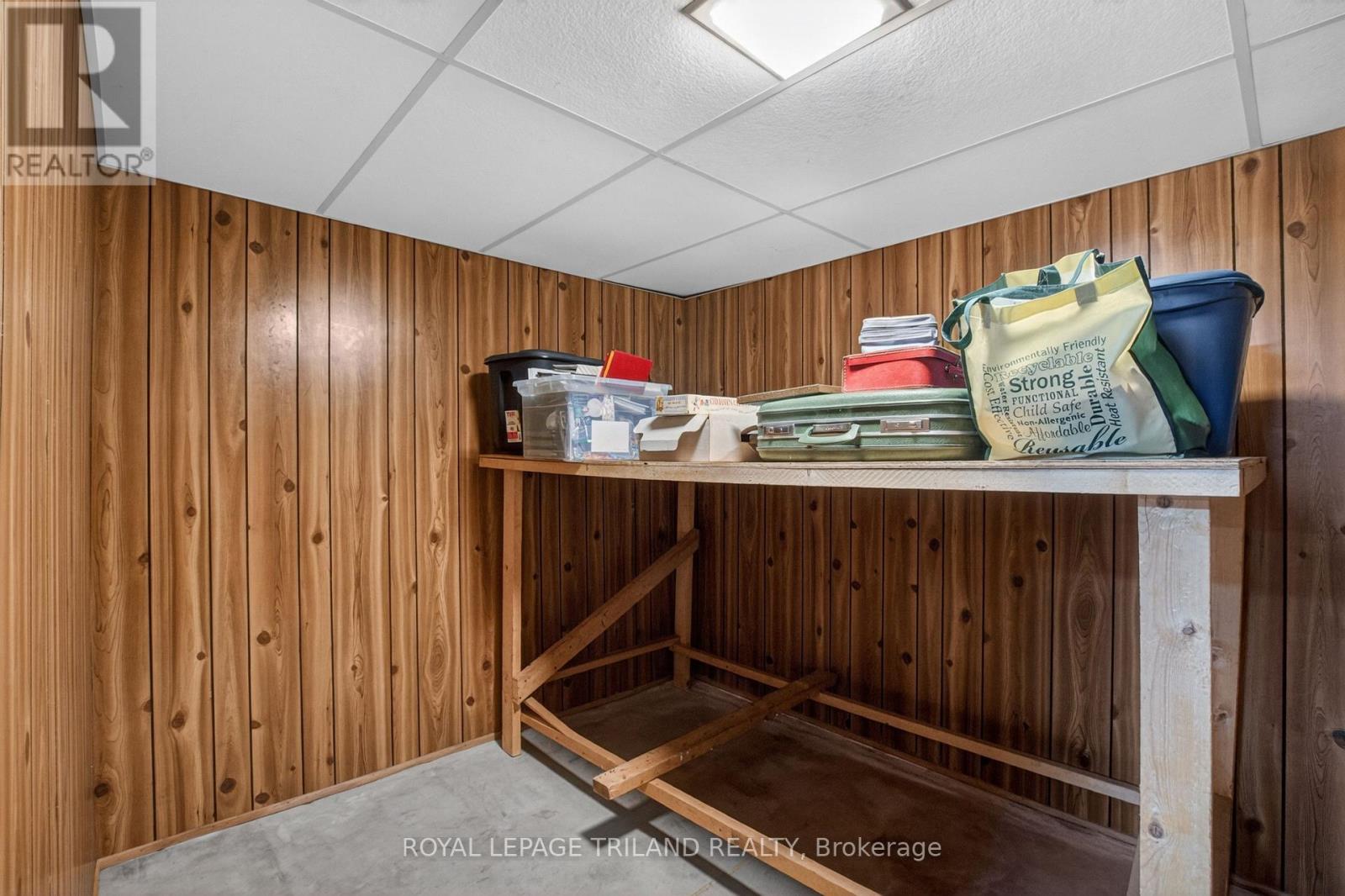 7 THOMPSON AVENUE - 31