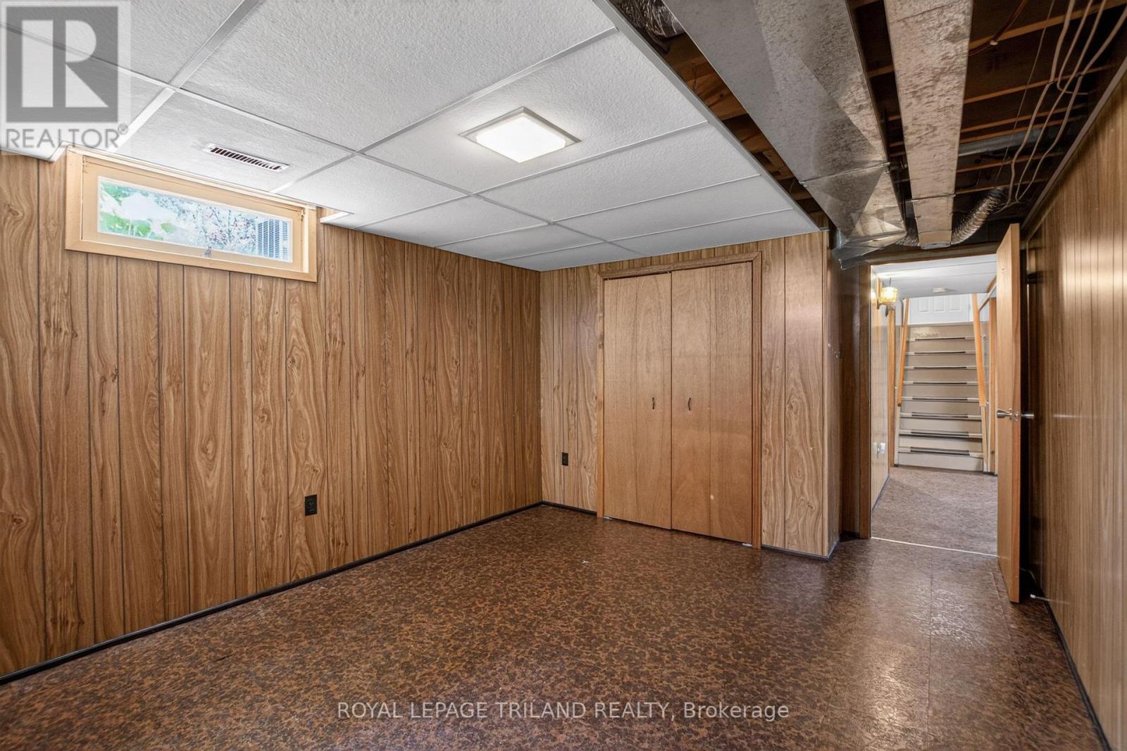 7 THOMPSON AVENUE - 34