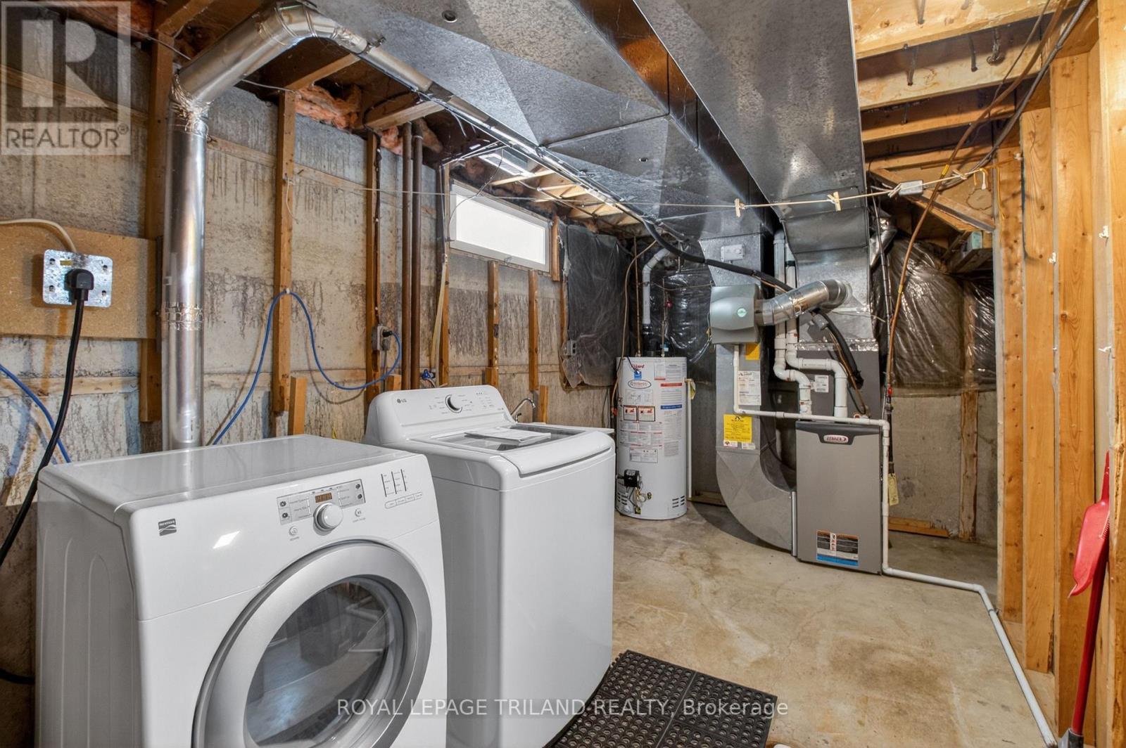 7 THOMPSON AVENUE - 36