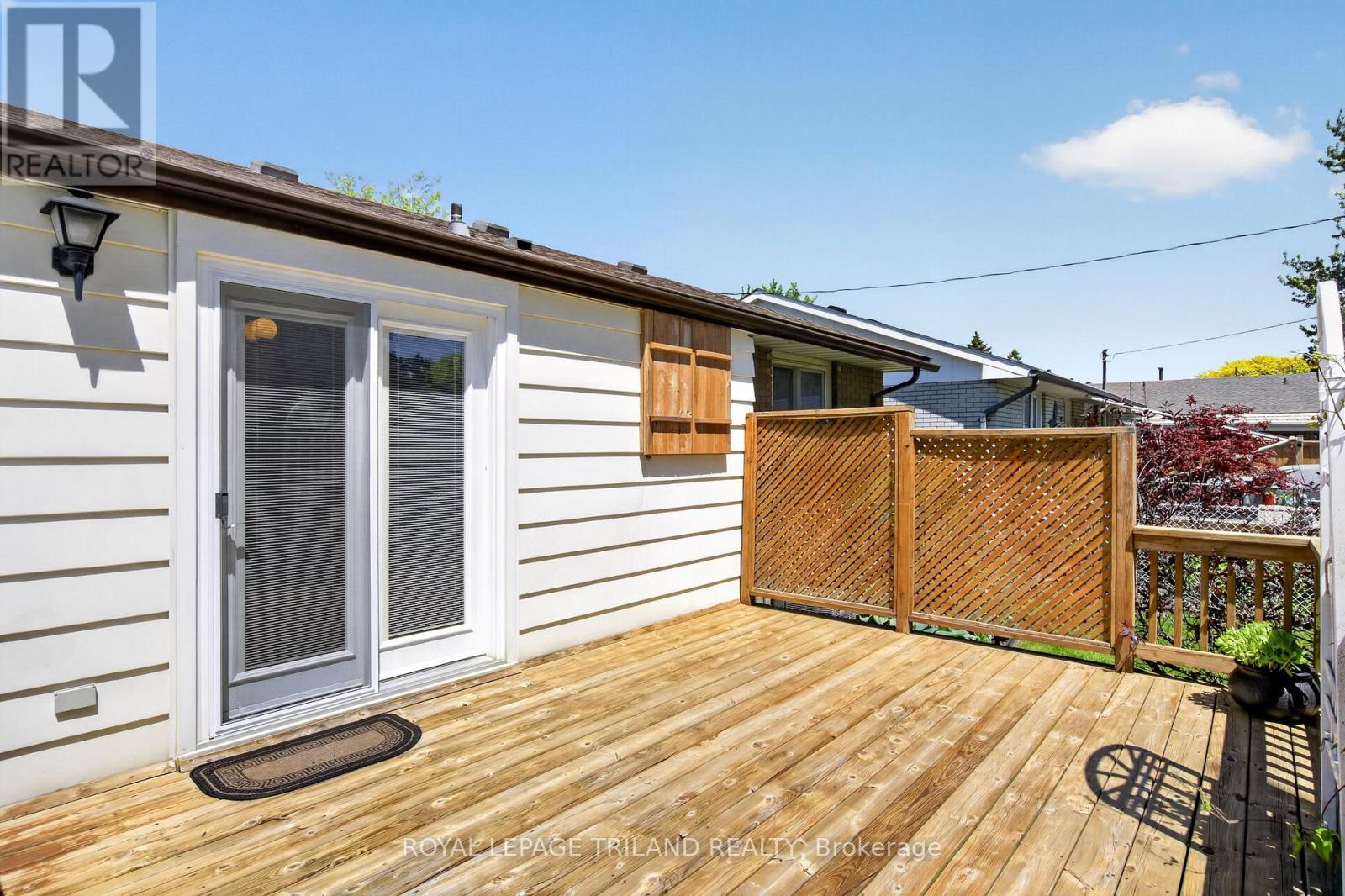7 THOMPSON AVENUE - 37