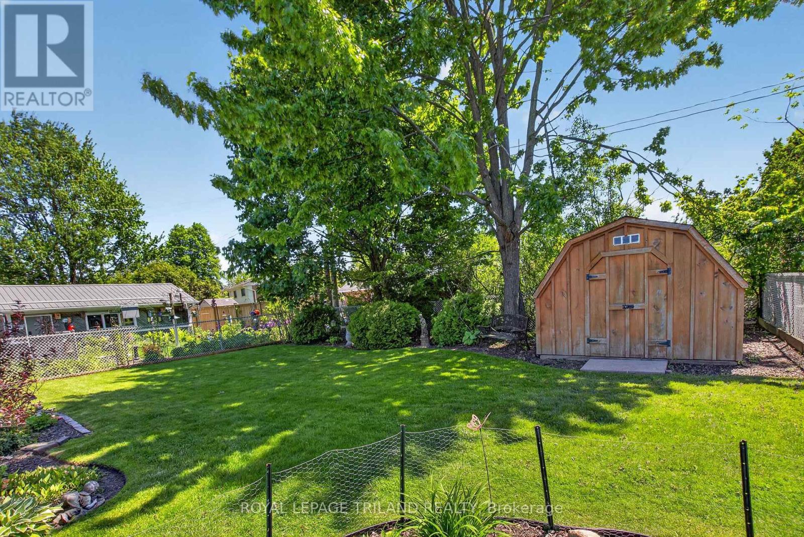 7 THOMPSON AVENUE - 40