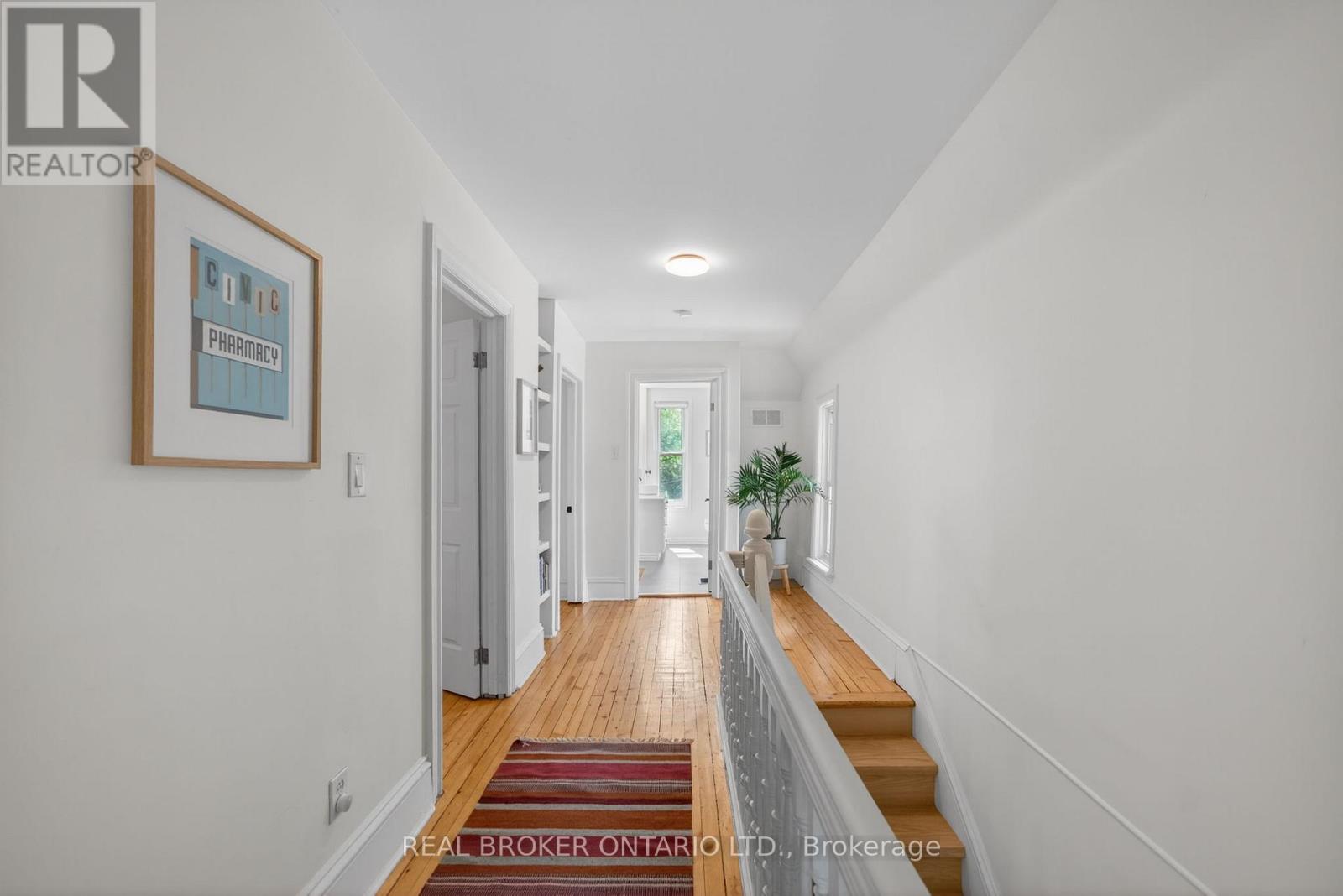 552 CHURCHILL AVENUE N - 25