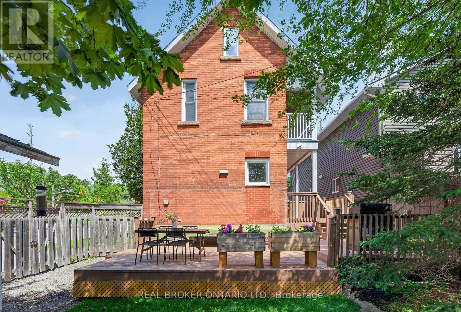 552 CHURCHILL AVENUE N - 48