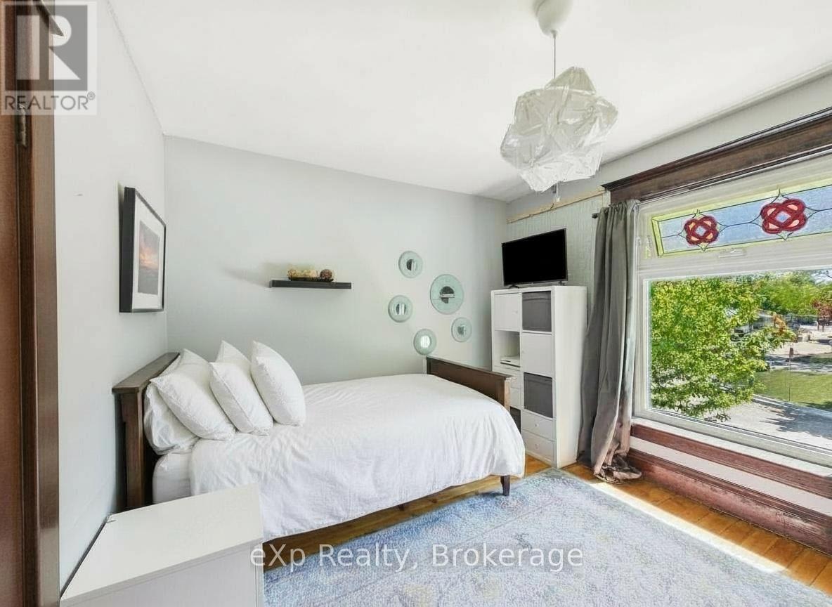 709 GREEN STREET - 30