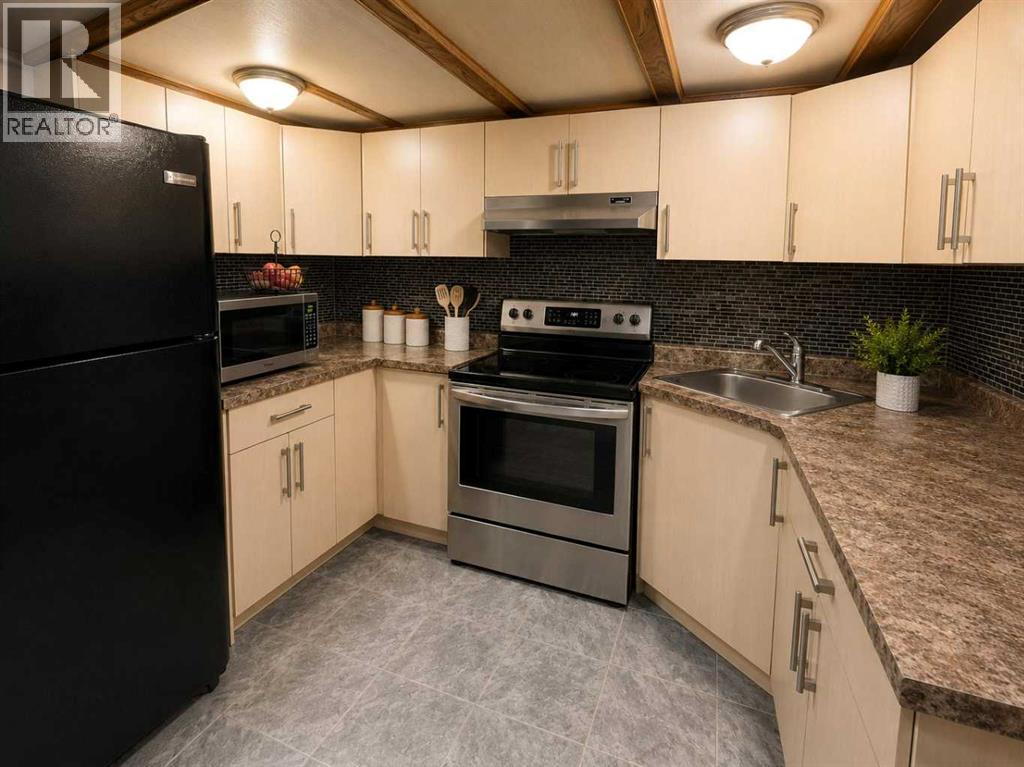 6479 68 Street NE - 16