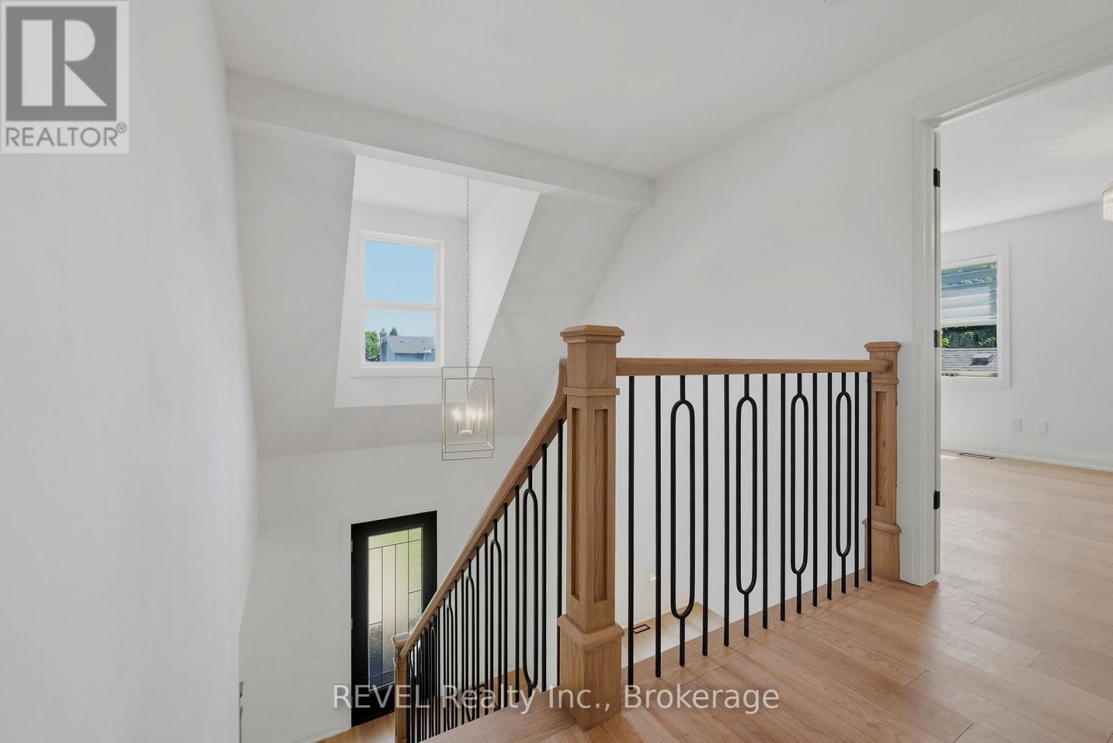 15 MACINTOSH CRESCENT - 27
