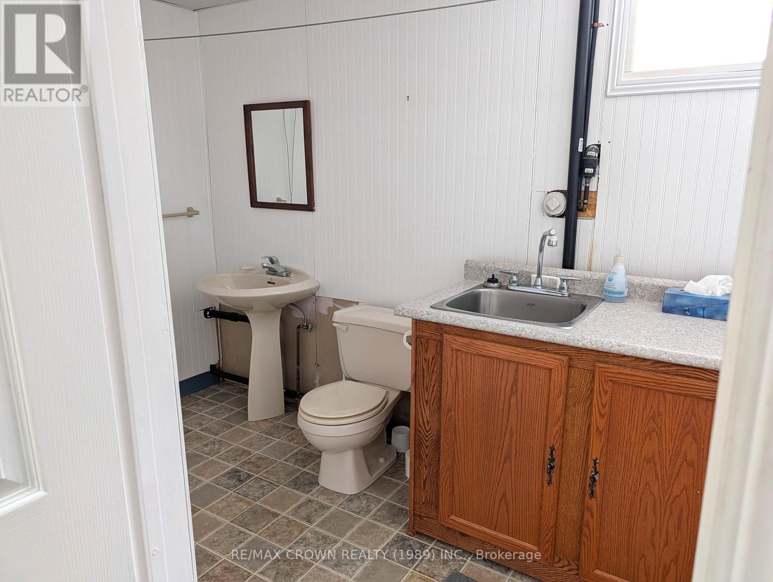 762 OUELLETTE ROAD - 32