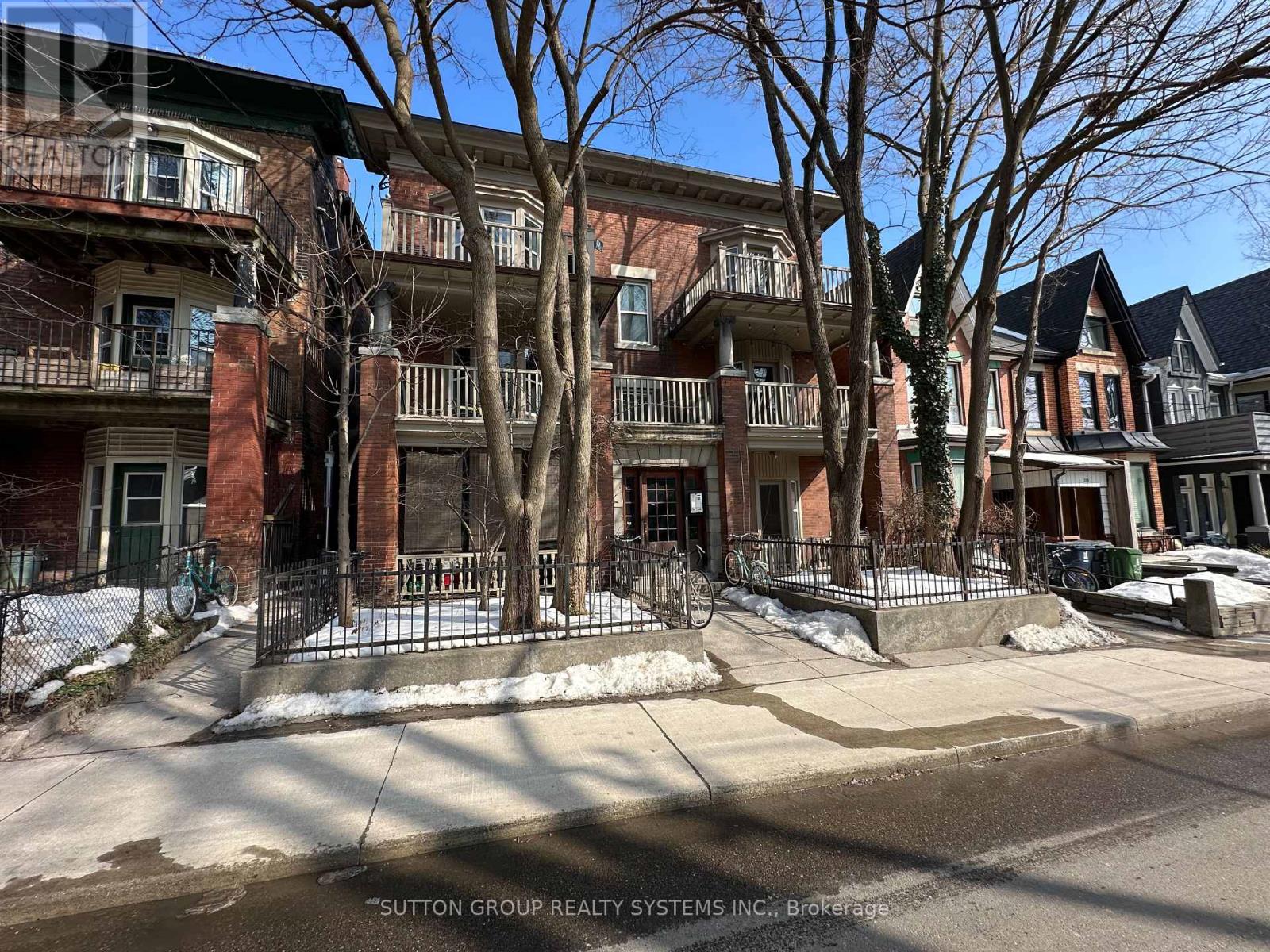 Listing photo of B - 237 DOVERCOURT ROAD